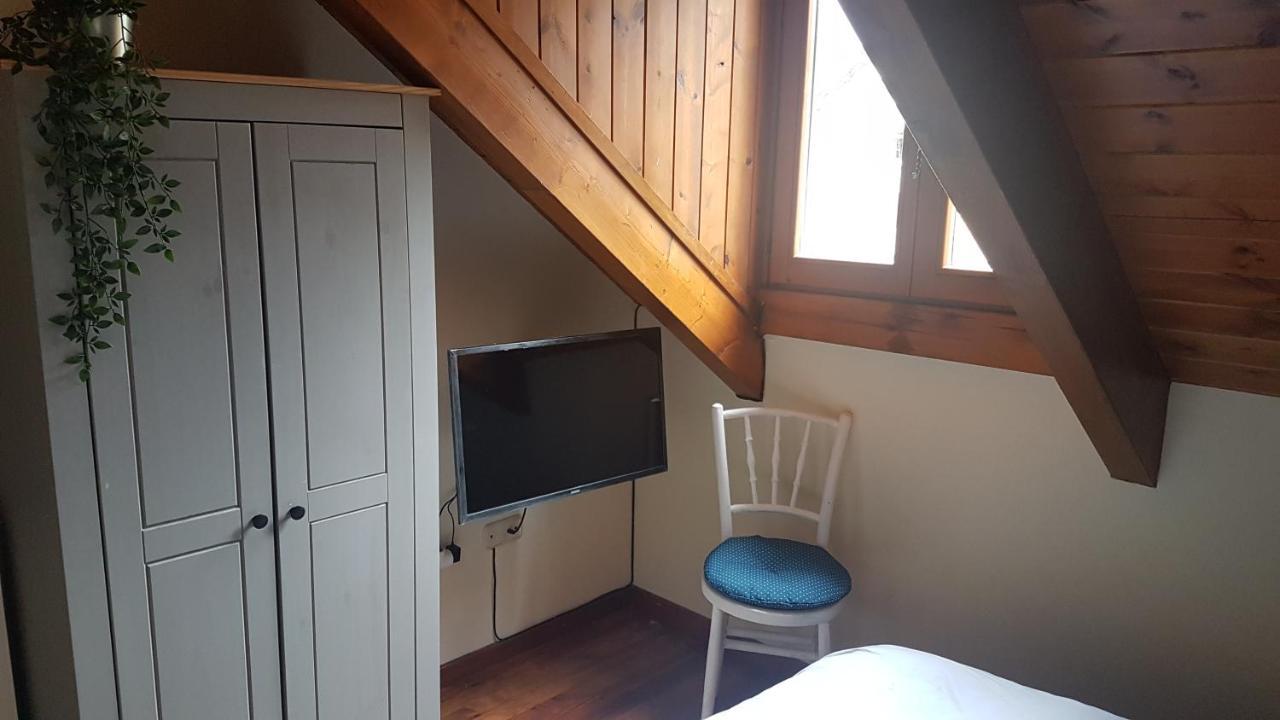 Family Attic Esterri Эстерри-д'Анеу Экстерьер фото