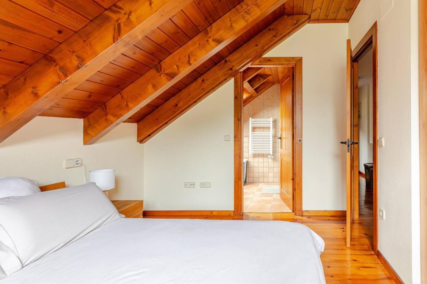 Family Attic Esterri Эстерри-д'Анеу Экстерьер фото