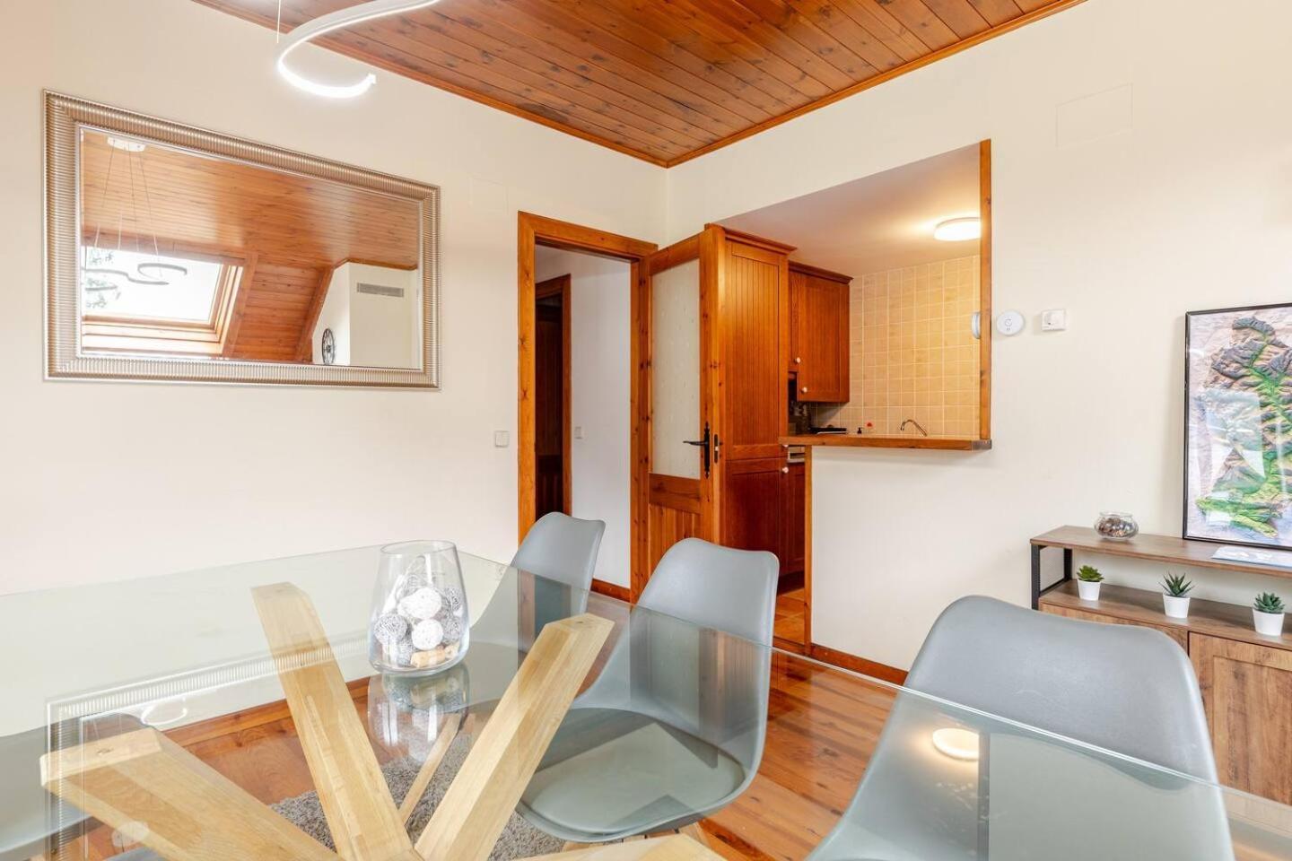 Family Attic Esterri Эстерри-д'Анеу Экстерьер фото